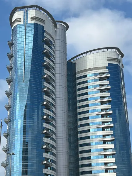 ドバイ アラブ首長国連邦 2月18 2023年2月18日にアラブ首長国連邦のドバイにあるシェイク ザイード ロードの高層ビルの眺め シェイク ザイド ロード E11高速道路 — ストック写真