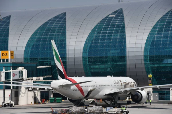 Dubai Uae Feb Emirates Airlines Vid Terminal Dubais Internationella Flygplats Stockfoto