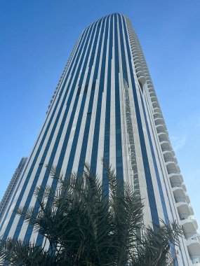 DUBAI BAE - 20 Şubat 2023 'te Dubai Creek Limanı' ndaki gökdelenler.