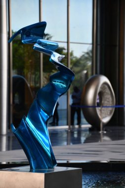 DUBAI, BAE - 21 Şubat 2023 Dubai, BAE 'deki Dubai Uluslararası Finans Merkezi Heykel Parkı.