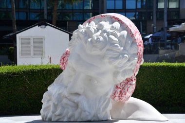 DUBAI, BAE - 21 Şubat 2023 Dubai, BAE 'deki Dubai Uluslararası Finans Merkezi Heykel Parkı.