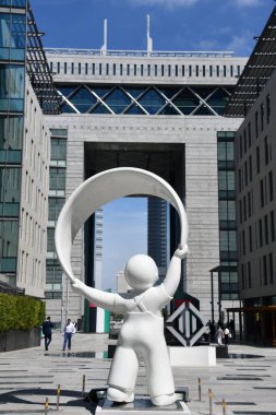 DUBAI, BAE - 21 Şubat 2023 Dubai, BAE 'deki Dubai Uluslararası Finans Merkezi Heykel Parkı.