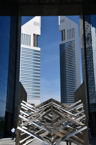 ドバイ アラブ首長国連邦 2月21日 2023年2月21日に見られるように アラブ首長国連邦のドバイ国際金融センターの彫刻公園 — ストック写真