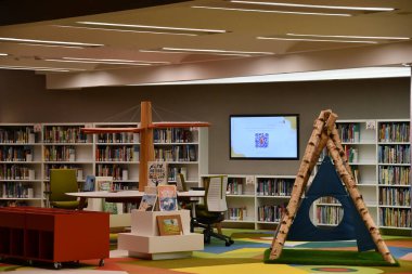 DUBAI, BAE - 21 Şubat 2023 'te Dubai, BAE' deki Muhammed bin Rashid Kütüphanesinde görülen Çocuk Kütüphanesi.