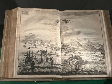 DUBAI, BAE - 21 Şubat 2023 'te Dubai, BAE' deki Muhammed bin Rashid Kütüphanesi 'ndeki Kütüphane Hazineleri.