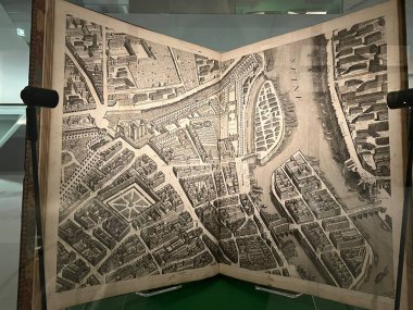 DUBAI, BAE - 21 Şubat 2023 'te Dubai, BAE' deki Muhammed bin Rashid Kütüphanesi 'ndeki Kütüphane Hazineleri.