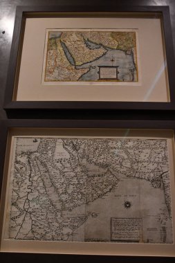 DUBAI, BAE - 21 Şubat 2023 'te Dubai, BAE' deki Muhammed bin Rashid Kütüphanesi 'ndeki Kütüphane Hazineleri.