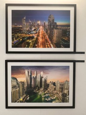 DUBAI, BAE - Şubat 21: Birleşik Arap Emirlikleri - Geçmiş ve Şimdi- 21 Şubat 2023 'te Dubai, BAE' deki Mohammed bin Rashid Kütüphanesinde Bir Fotoğraf Yolculuğu.