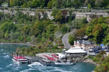 Niagara Şelalesi, Ontario, Kanada 'da 27 Mayıs 2023 tarihinde görüldüğü üzere Hornblower Niagara Seyahat Gemisi.