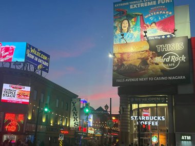 28 Mayıs 2023 'te Kanada' nın Ontario kentindeki Niagara Şelalesi 'nde görülen Clifton Tepesi.