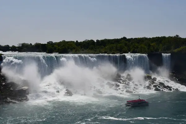 Niagara Falls Maio Hornblower Niagara Cruzeiros Barco Turístico Niagara Falls — Fotografia de Stock