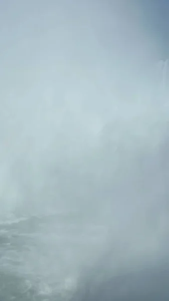 ナイアガラの滝の一部であるホースシュー滝は 米国とカナダの間にあります — ストック写真