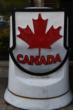 Niagara Şelalesi, Ontario, Kanada 'daki Maple Leaf Place' de 28 Mayıs 2023 'te görülen hatıra anıtı..