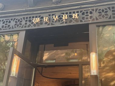 New York, New York - 14 Mayıs 2023 'te New York' ta görülen Wayan restoranı.