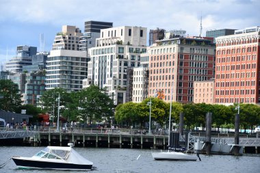 NEW YORK, NY - 3 Haziran 2019 'da New York' taki Battery Park City Esplanade 'den görüntüler.