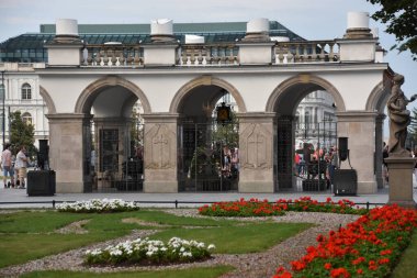 POLAND - 10 AUG: 10 Ağustos 2019 'da Polonya' nın Varşova kentindeki Saxon Garden 'daki Meçhul Asker' in Mezarı.