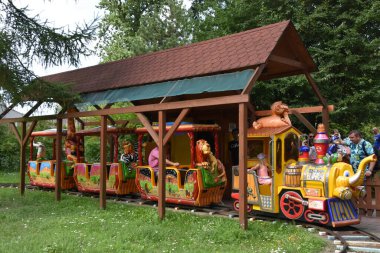 2 Temmuz 2022 'de Polonya, Varşova' daki Varşova Hayvanat Bahçesi 'nde çocuklar için eğitim.