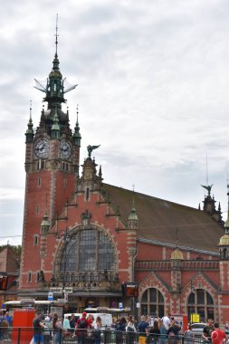 GDANSK, POLAND - 19 AUG; Polonya 'daki Gdansk Parlak Tren İstasyonu, 19 Ağustos 2019.