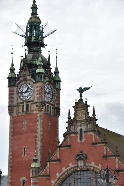 GDANSK, POLAND - 19 AUG; Polonya 'daki Gdansk Parlak Tren İstasyonu, 19 Ağustos 2019.