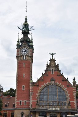 GDANSK, POLAND - 19 AUG; Polonya 'daki Gdansk Parlak Tren İstasyonu, 19 Ağustos 2019.