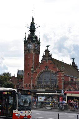 GDANSK, POLAND - 19 AUG; Polonya 'daki Gdansk Parlak Tren İstasyonu, 19 Ağustos 2019.