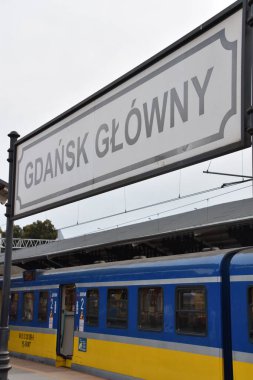 GDANSK, POLAND - 19 AUG; Polonya 'daki Gdansk Parlak Tren İstasyonu, 19 Ağustos 2019.