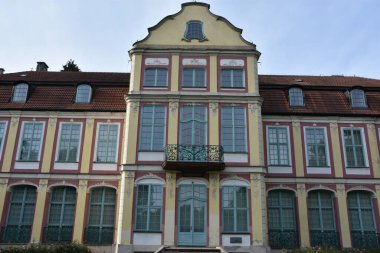 GDANSK, POLAND - 20 AUG: 20 Ağustos 2019 'da Polonya' nın Gdansk kentindeki Oliwa Park 'taki Abbots Palace.