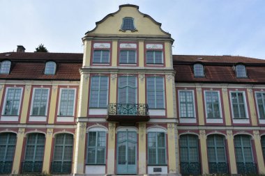 GDANSK, POLAND - 20 AUG: 20 Ağustos 2019 'da Polonya' nın Gdansk kentindeki Oliwa Park 'taki Abbots Palace.