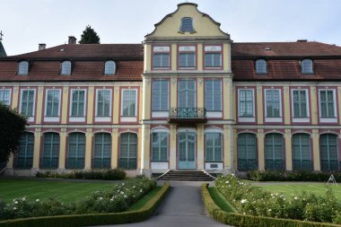 GDANSK, POLAND - 20 AUG: 20 Ağustos 2019 'da Polonya' nın Gdansk kentindeki Oliwa Park 'taki Abbots Palace.