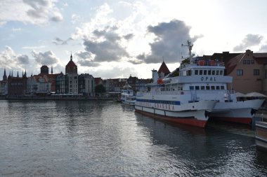 GDANSK, POLAND - 23 Ağustos 2019 'da Polonya' nın Gdansk şehrinde görülen Zegluga Gdanska Gemisi.