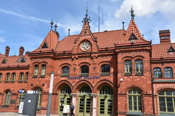 MALBORK, POLAND - 20 Ağustos 2019 'da Polonya' nın Malbork kentindeki tren istasyonu. 