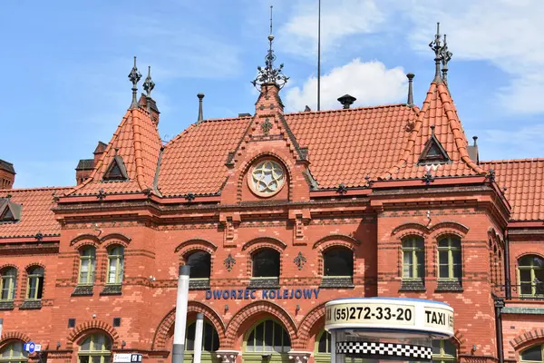 MALBORK, POLAND - 20 Ağustos 2019 'da Polonya' nın Malbork kentindeki tren istasyonu. 