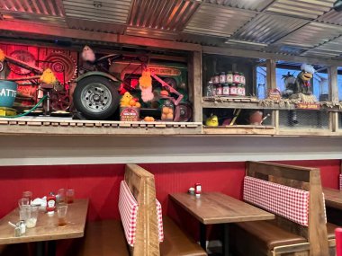 Pigeon Forge, Tennessee 'deki Frizzle Chicken Farmhouse Cafe, 12 Nisan 2023' te görüldüğü gibi..