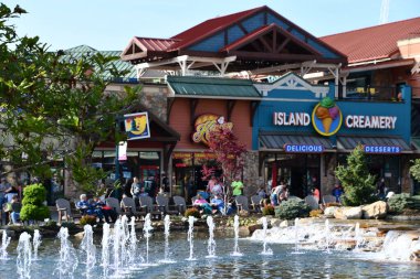 PIGEON Forge, TN - 12 Nisan 2022 'de Tennessee' deki Pigeon Forge Adası. 