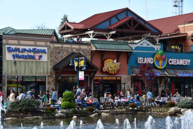 PIGEON Forge, TN - 12 Nisan 2022 'de Tennessee' deki Pigeon Forge Adası. 