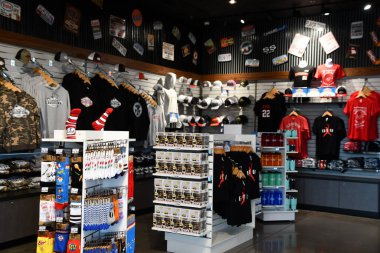 13 Nisan 2022 'de Pigeon Forge, Tennessee' deki Guy Fieris Flavortown Lokantası 'nda görüldü..