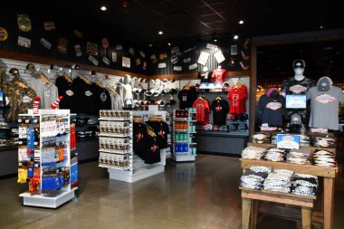 13 Nisan 2022 'de Pigeon Forge, Tennessee' deki Guy Fieris Flavortown Lokantası 'nda görüldü..