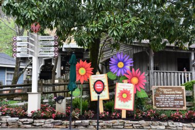 SEVIERVILLE TN - 13 Nisan 2022 'de görüldüğü üzere Sevierville, Tennessee' deki Dollywood Tema Parkı.