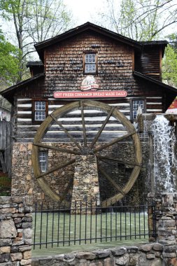 SEVIERVILLE TN - 13 Nisan 2022 'de görüldüğü üzere Sevierville, Tennessee' deki Dollywood Tema Parkı.