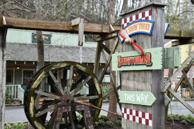SEVIERVILLE TN - 13 Nisan 2022 'de görüldüğü üzere Sevierville, Tennessee' deki Dollywood Tema Parkı.