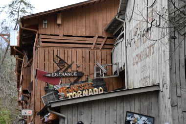 SEVIERVILLE TN - 13 Nisan 2022 'de görüldüğü üzere Sevierville, Tennessee' deki Dollywood Tema Parkı.