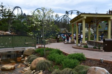 SEVIERVILLE TN - 13 Nisan 2022 'de görüldüğü üzere Sevierville, Tennessee' deki Dollywood Tema Parkı.