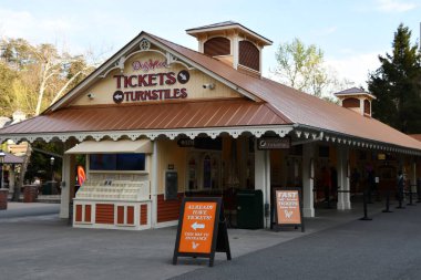 SEVIERVILLE TN - 13 Nisan 2022 'de görüldüğü üzere Sevierville, Tennessee' deki Dollywood Tema Parkı.