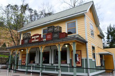 SEVIERVILLE TN - 13 Nisan 2022 'de görüldüğü üzere Sevierville, Tennessee' deki Dollywood Tema Parkı.