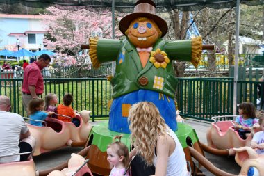 SEVIERVILLE TN - 13 Nisan 2022 'de görüldüğü üzere Sevierville, Tennessee' deki Dollywood Tema Parkı.