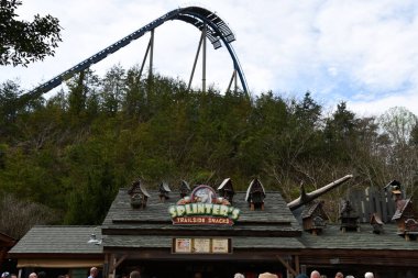 SEVIERVILLE TN - 13 Nisan 2022 'de görüldüğü üzere Sevierville, Tennessee' deki Dollywood Tema Parkı.