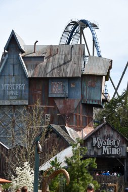 SEVIERVILLE TN - 13 Nisan 2022 'de görüldüğü üzere Sevierville, Tennessee' deki Dollywood Tema Parkı.