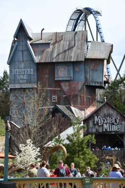 SEVIERVILLE TN - 13 Nisan 2022 'de görüldüğü üzere Sevierville, Tennessee' deki Dollywood Tema Parkı.