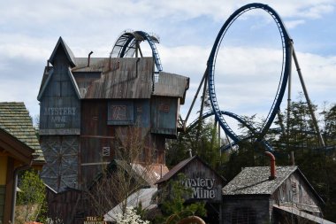 SEVIERVILLE TN - 13 Nisan 2022 'de görüldüğü üzere Sevierville, Tennessee' deki Dollywood Tema Parkı.