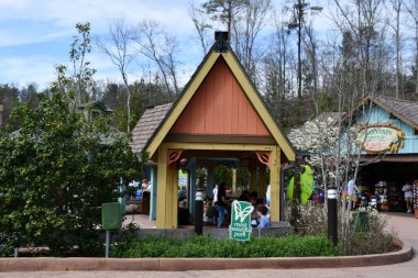 SEVIERVILLE TN - 13 Nisan 2022 'de görüldüğü üzere Sevierville, Tennessee' deki Dollywood Tema Parkı.